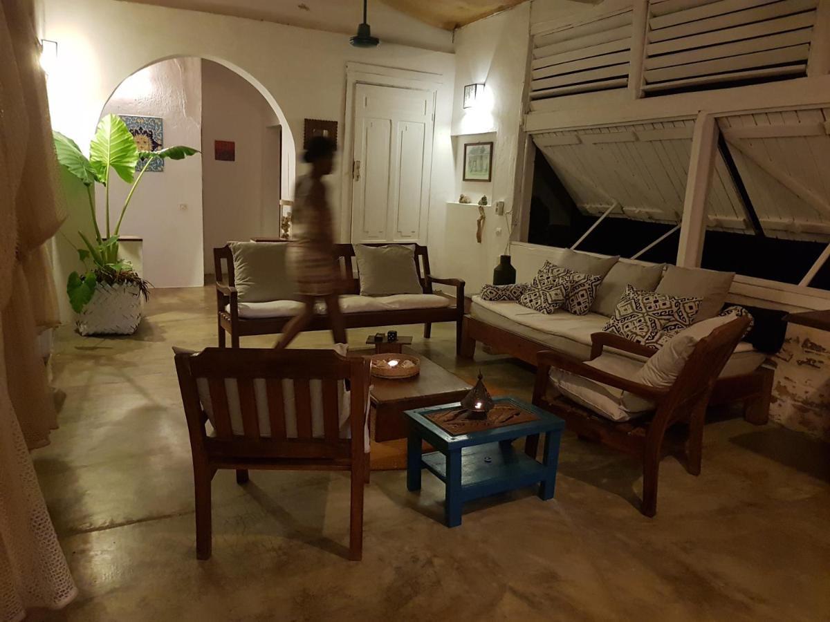 Corto Novo Maison D'Hotes-Camping Nosy-Be エクステリア 写真